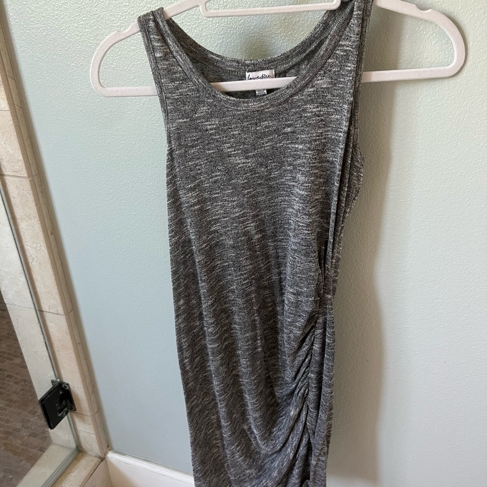 Grey sleeveless fitted casual dress